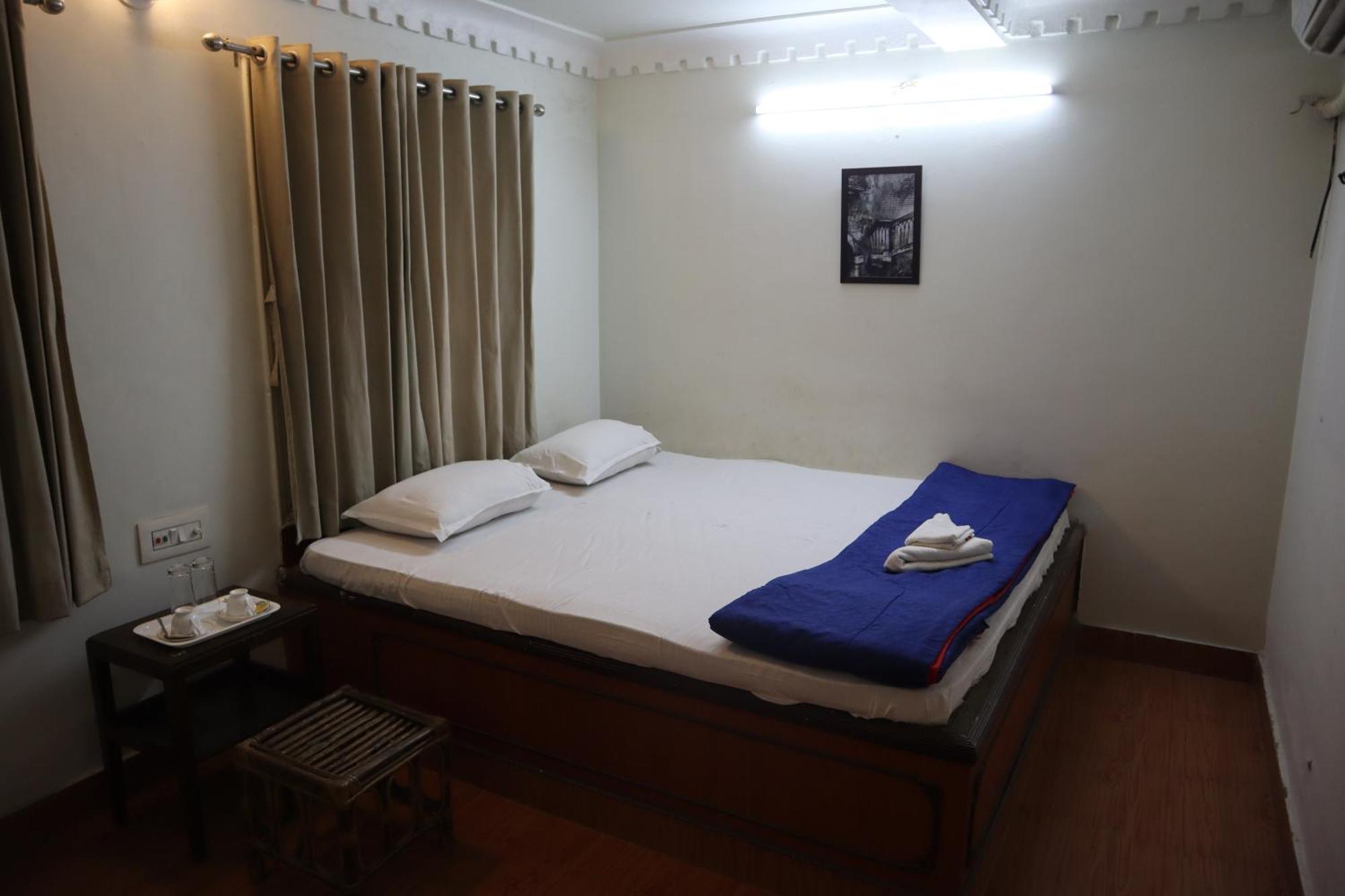 Swet Aparajita Hotel โบลปูร์ ภายนอก รูปภาพ